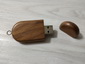 Pendrive de madera ovalado