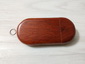 Pendrive de madera ovalado